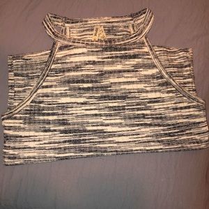 black and white women’s tank top.